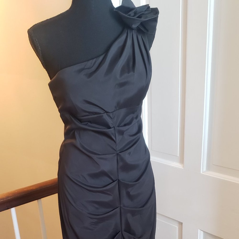 Pretty woman gown